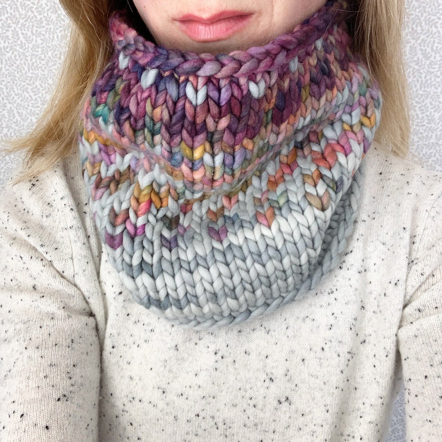 KNITTING PATTERN: Sunrise Cowl | Easy Fair Isle Knit Cowl Pattern | Super Bulky Yarn Scrap Yarn Pattern | Ombre Knitting Pattern