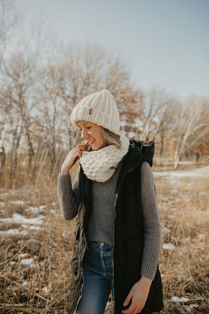 Ivory Merino Wool Hand Knit Cowl
