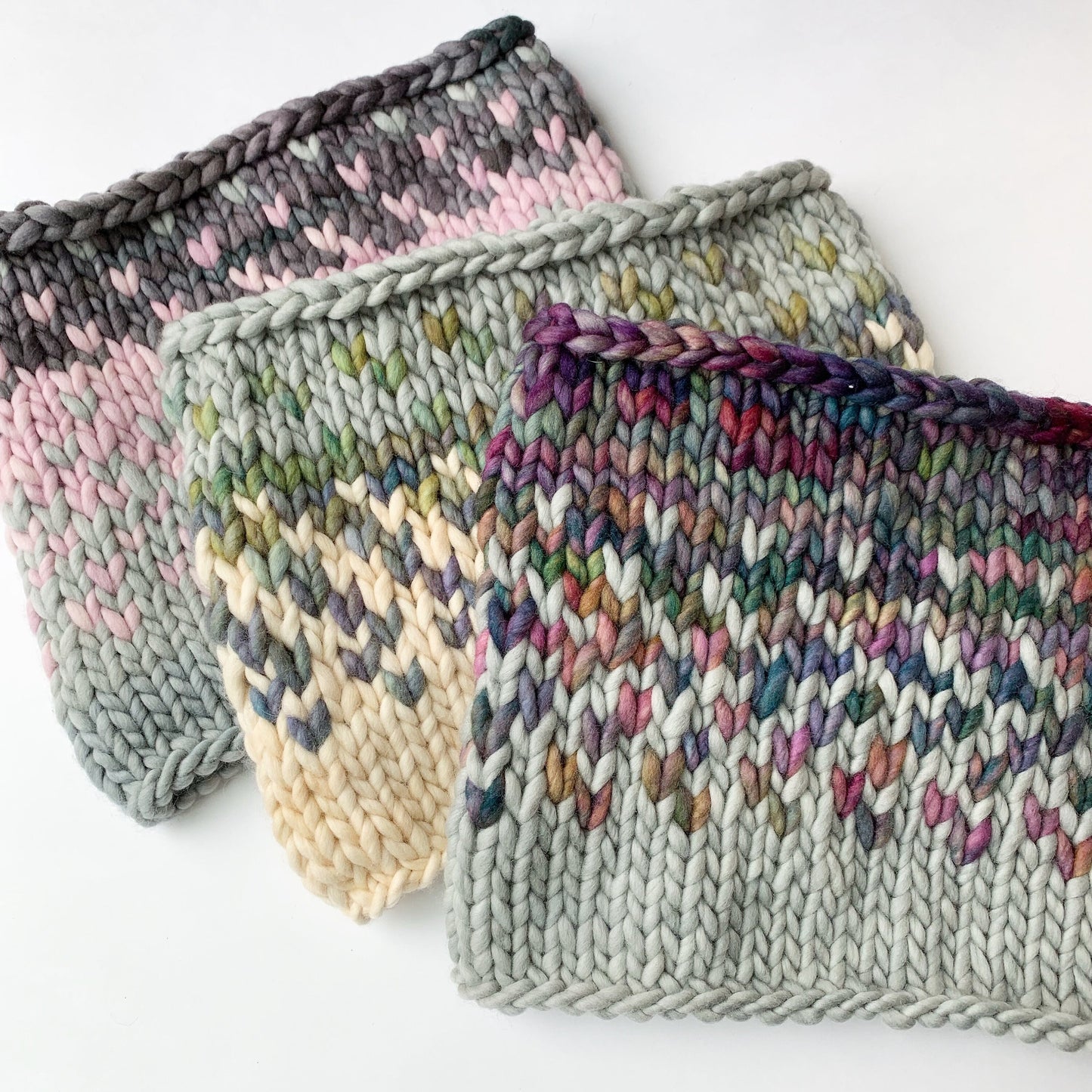 KNITTING PATTERN: Sunrise Cowl | Easy Fair Isle Knit Cowl Pattern | Super Bulky Yarn Scrap Yarn Pattern | Ombre Knitting Pattern