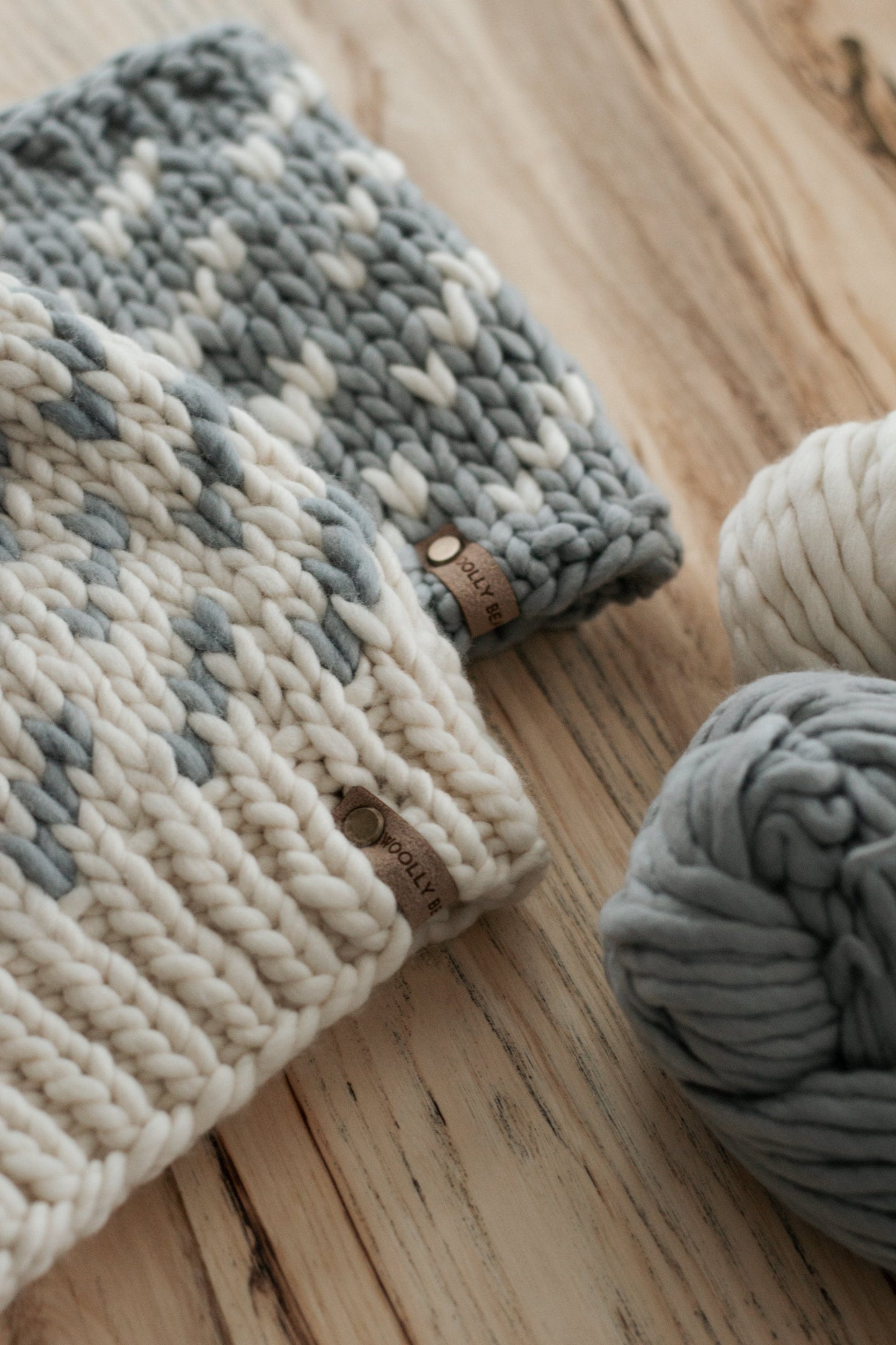KNITTING PATTERN: Migrations Cowl