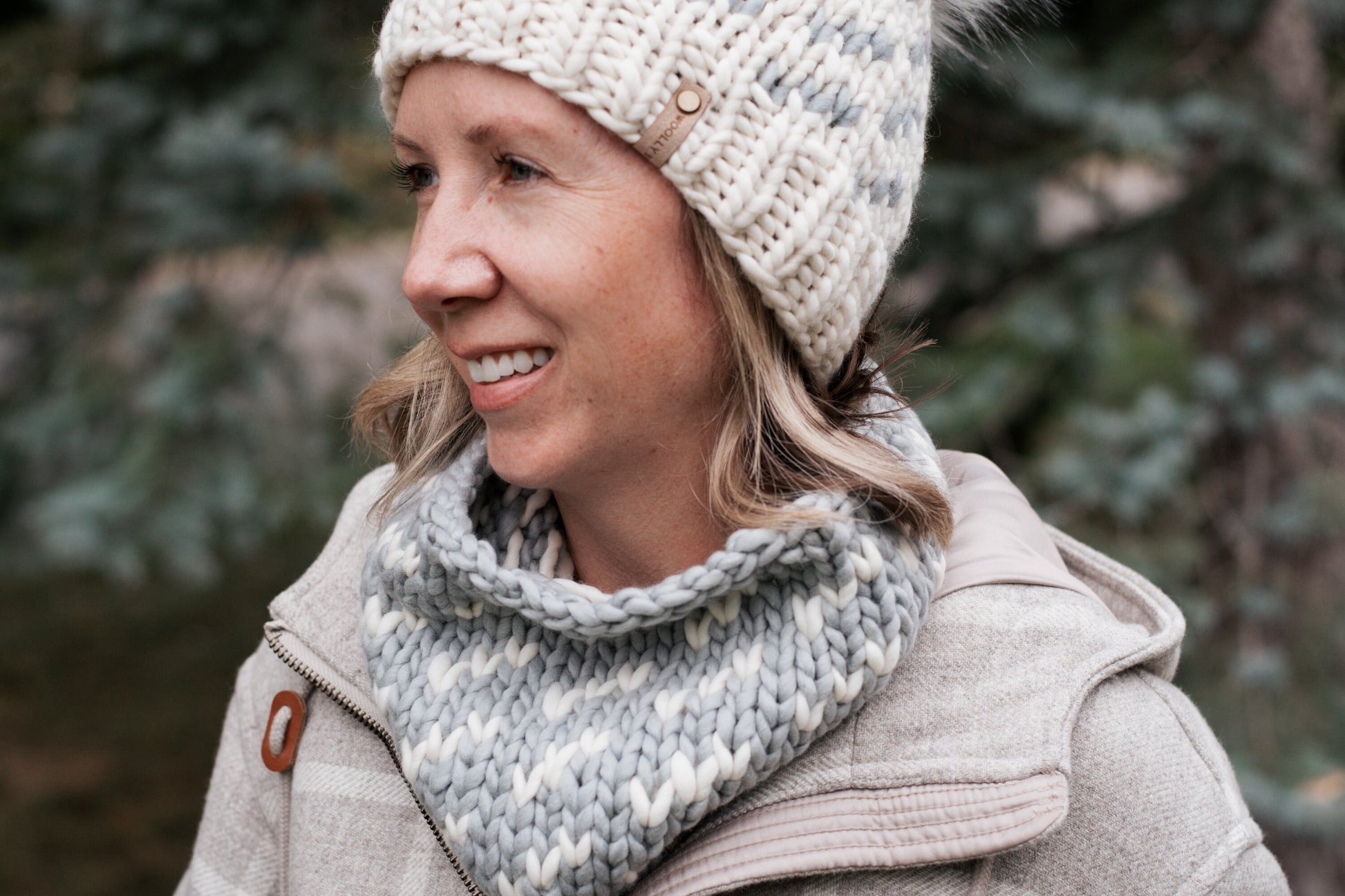 KNITTING PATTERN: Migrations Cowl